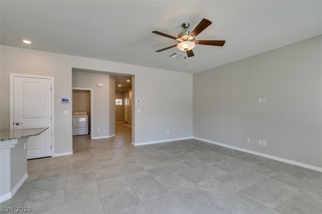 Building Photo - 945 Willow Berry Ave