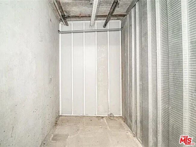 Building Photo - 388 E Ocean Blvd