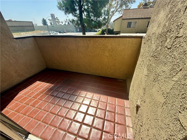 Building Photo - 9385 Mesa Verde Dr