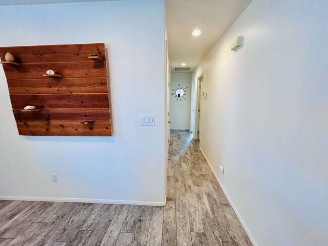 Building Photo - Charming 3 Bedroom House with Pool in Friendly Hills, Joshua Tree