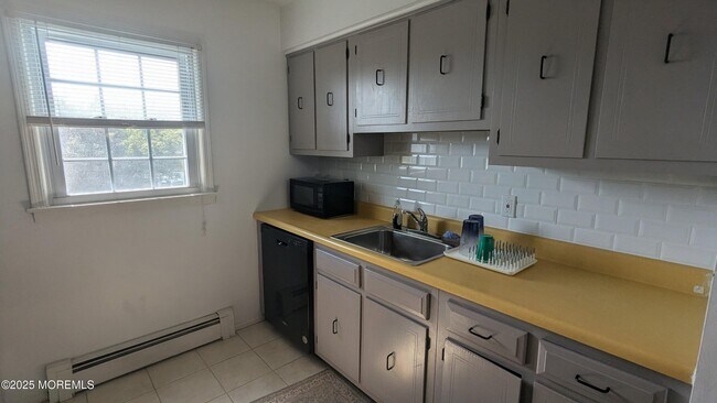 Building Photo - 330 NJ-35