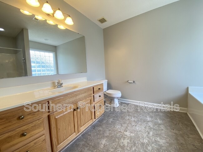 Building Photo - 346 Cresthaven Dr