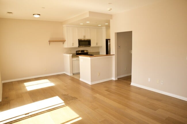 Building Photo - 20615 Amie Ave