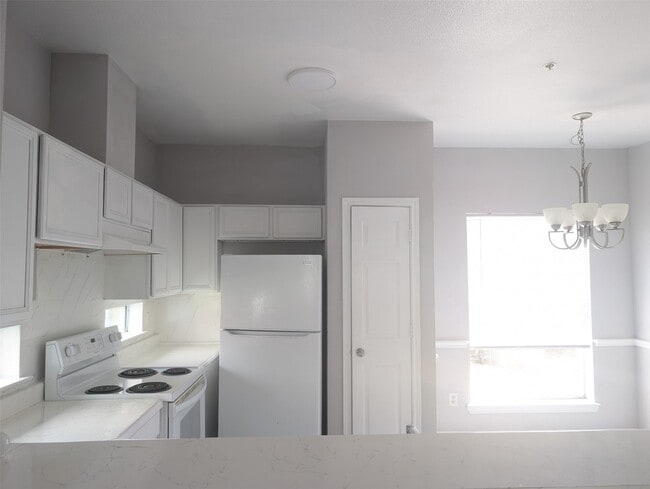 Building Photo - 6289 Wilcrest Dr