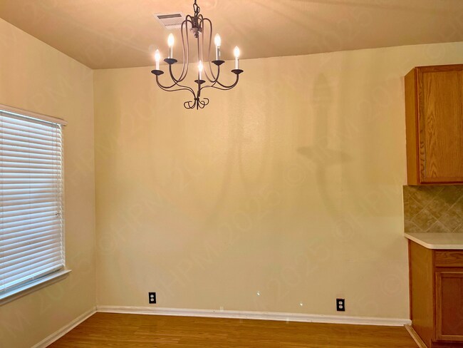 Building Photo - Move-In Special. ½ off the first full month's rent with a 12-month lease.