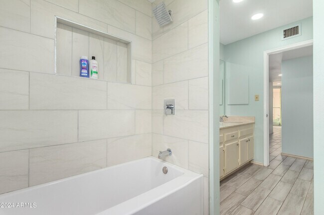 Building Photo - 4428 W Laurie Ln