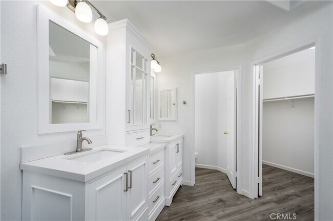 Building Photo - 8608 Oakthorn Cir