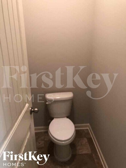 Building Photo - 5037 Bella Ct