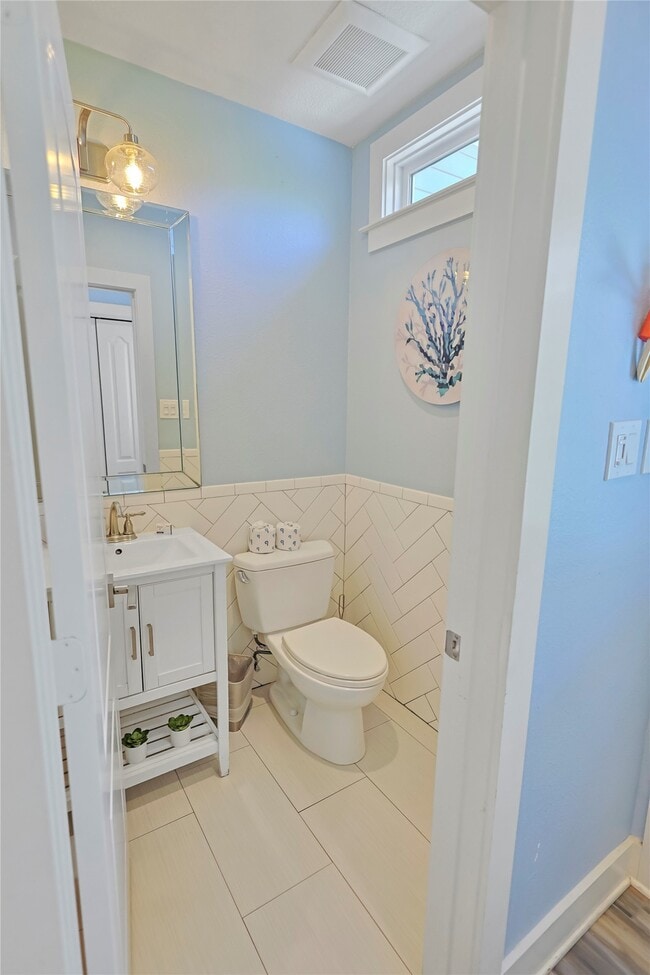 Building Photo - 2610 Ave Q 1/2