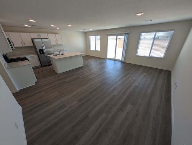 Building Photo - 5658 Mesa Sedona St