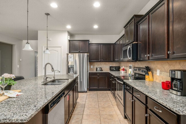 Building Photo - 1626 Lima Ave