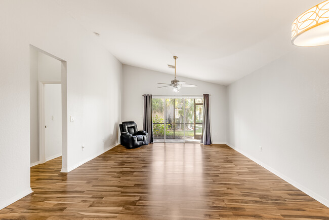 Building Photo - 10285 Barberry Ln