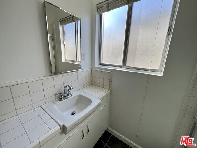 Building Photo - 11727 Mayfield Ave
