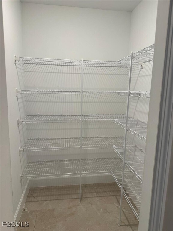 Building Photo - 2134 Davis St