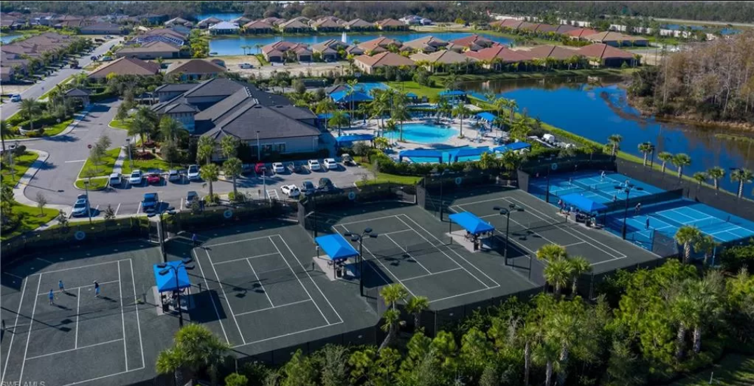 Tennis courts and outdoor basketball court - 11899 Five Waters Cir