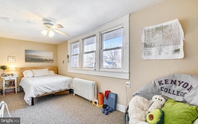 Building Photo - 746 Thayer Ave