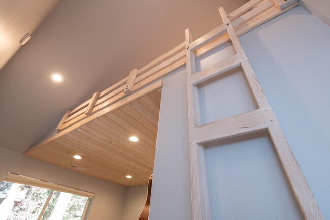 Building Photo - 61170 Hubble St