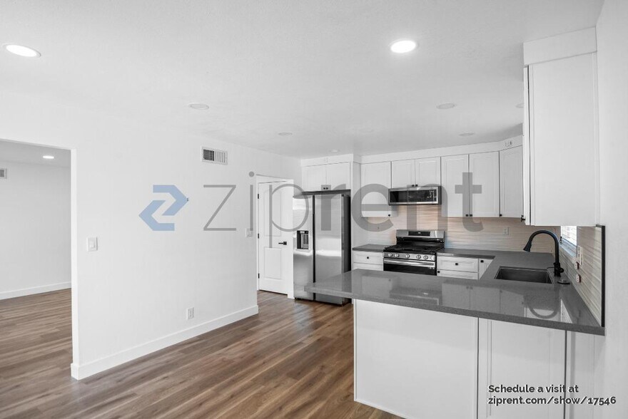 Building Photo - 999 Rawlings Dr