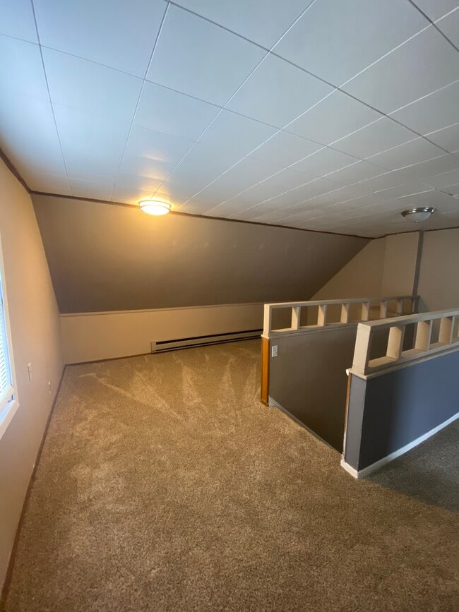 Building Photo - 6825 Beresford Ave