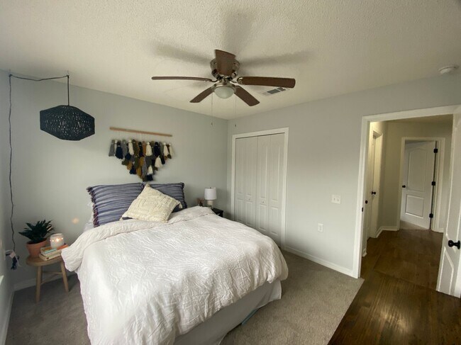 Building Photo - 6486 Surfside Cove