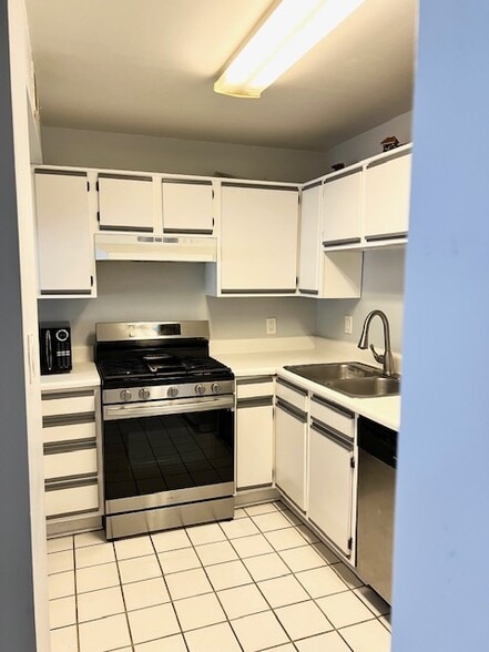 Building Photo - 15300 SW 106th Ter