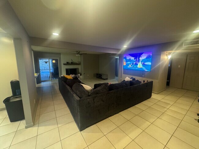 Building Photo - 6437 Dawn Dr