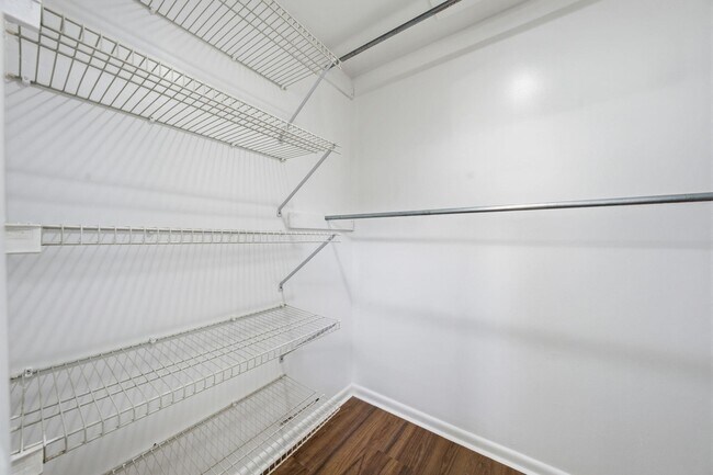 Building Photo - 191 Griffith St