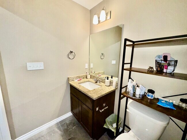 Building Photo - 3011 Bluebell Ct