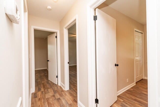 Building Photo - 1329 White House Blvd