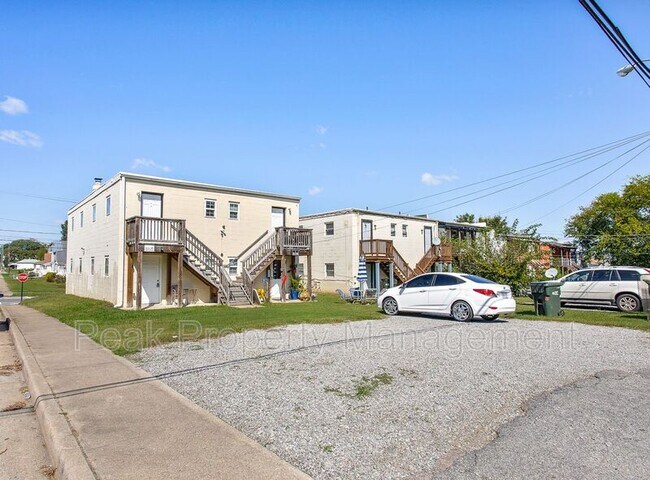 Building Photo - 1618 Maury St