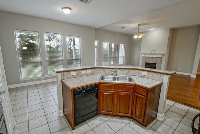 Building Photo - 12600 Woodland Hill Rd