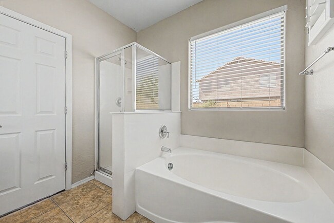 Building Photo - Beautiful Single-Level 3 Bedroom, 2 Bathroom Home in Maricopa
