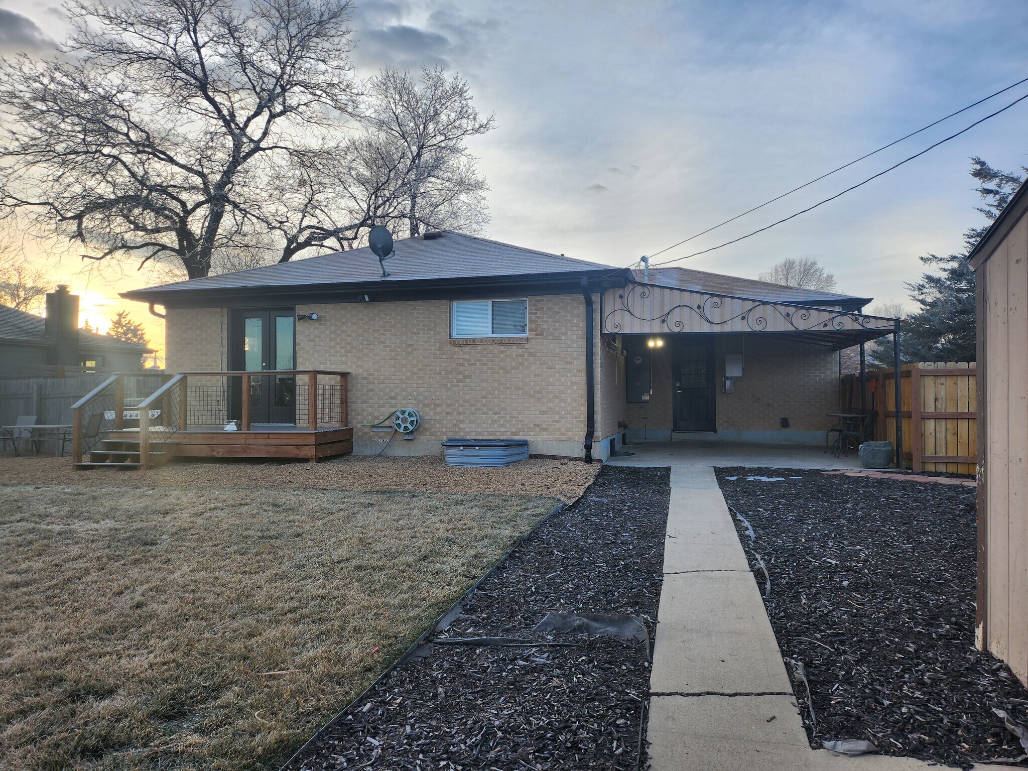 Building Photo - 1741 E 105th Pl