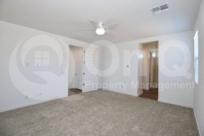 Building Photo - 3303 S Piedra Cir