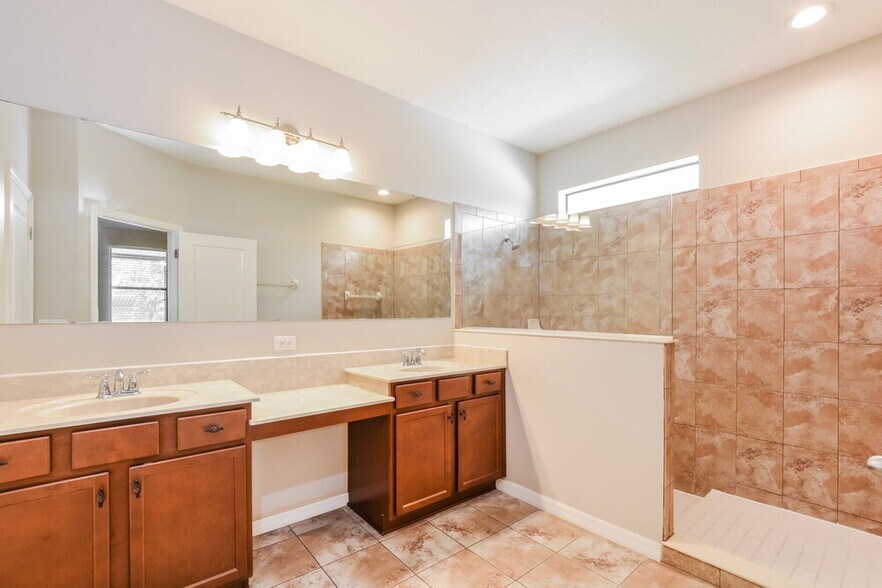 Building Photo - 974 Costa Mesa Ln