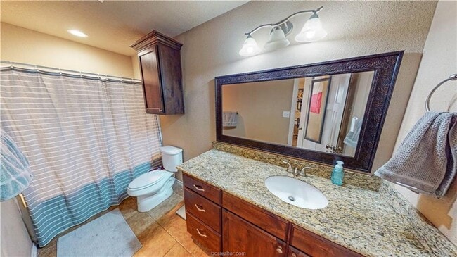 Building Photo - 4 Bed, 4 Bath University Heights Townhome for August 2026 Move In!