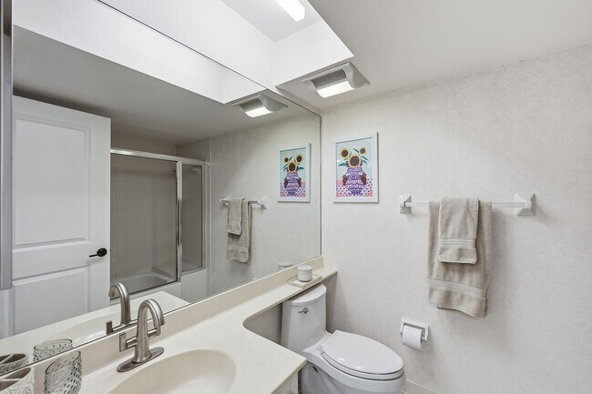 Building Photo - 500 Misty Pines Cir