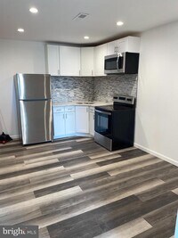 Building Photo - 2853 N 13th St