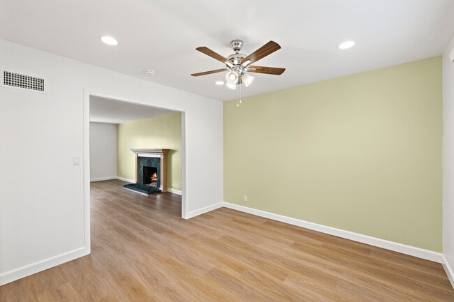 Building Photo - 20152 Redlands Dr