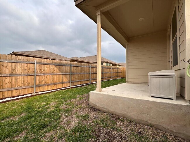 Building Photo - 216 Midas Ln