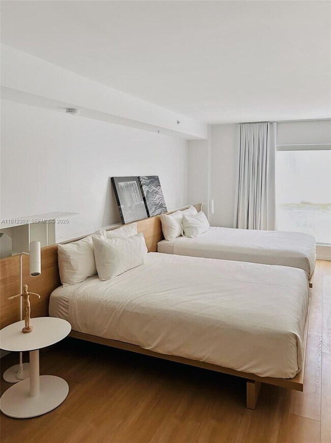 Building Photo - 291 Bal Bay Dr