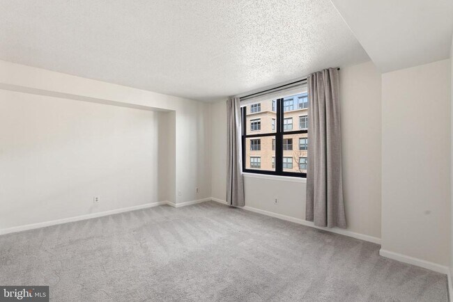 Building Photo - 1200 Braddock Pl