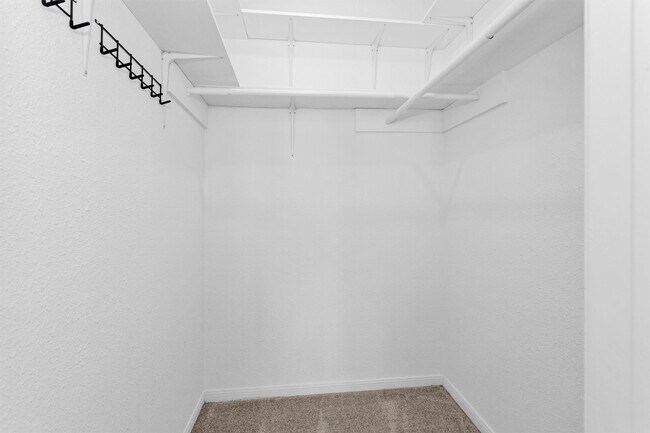 Building Photo - 12100 Melville Dr