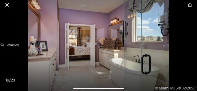 Building Photo - 8961 Lookout Pointe Dr