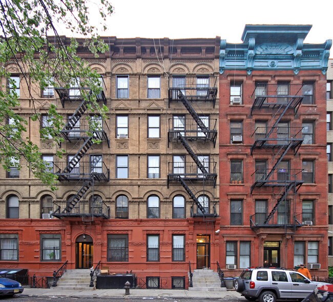Building Photo - 225 E 28th St