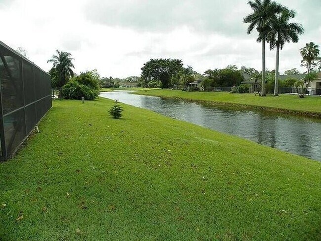 Building Photo - 14616 Autumn Ave