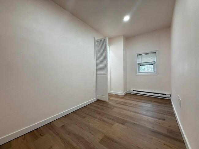 Building Photo - 1919 Willow Ave