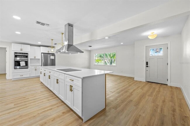 Building Photo - 5700 Bayou Grande Blvd NE