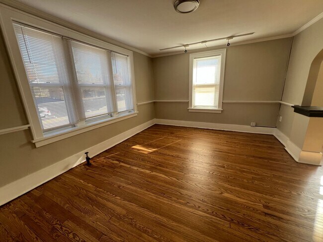 Building Photo - 2173 S Big Bend Blvd