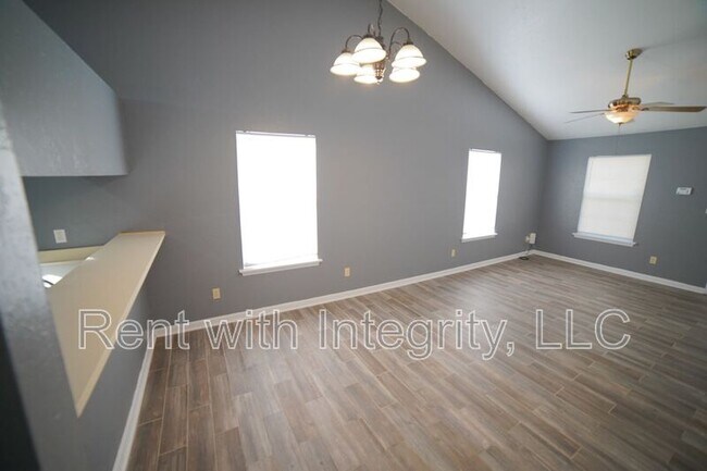 Building Photo - 6315 S Placid Pl